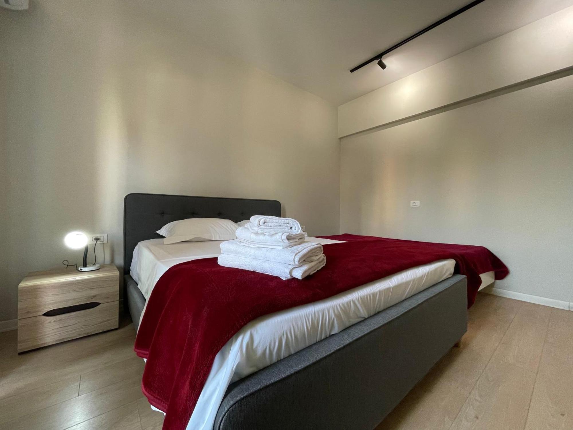 Downtown View Modern Apartment ティラナ エクステリア 写真